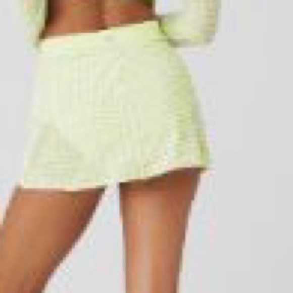 ALO Yoga Light Green Gingham Skort - Picture 2 of 7